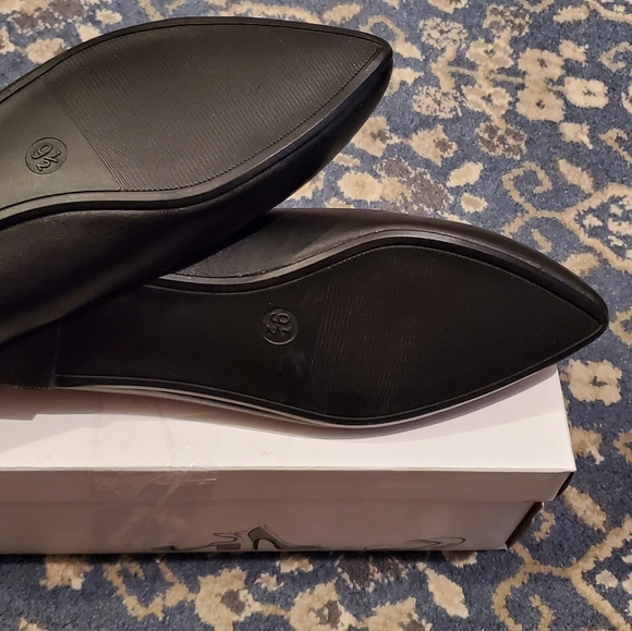 Shoes - Picture 3 of 4